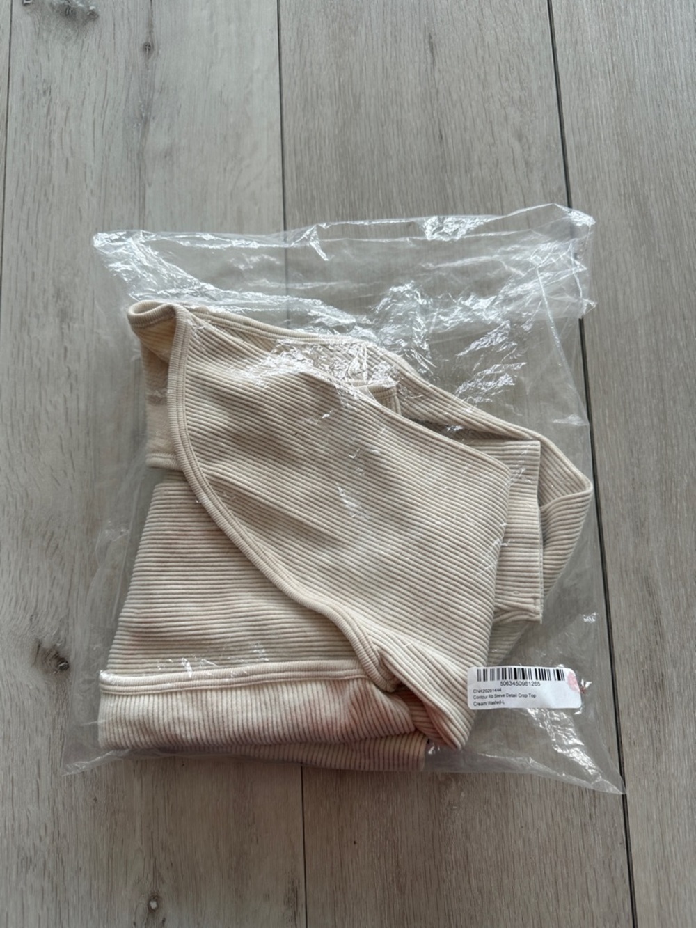 Pretty Little Thing Contour Rib Sleeve Detail Crop Top CREAM Large NWT IN PKG - Picture 9 of 11